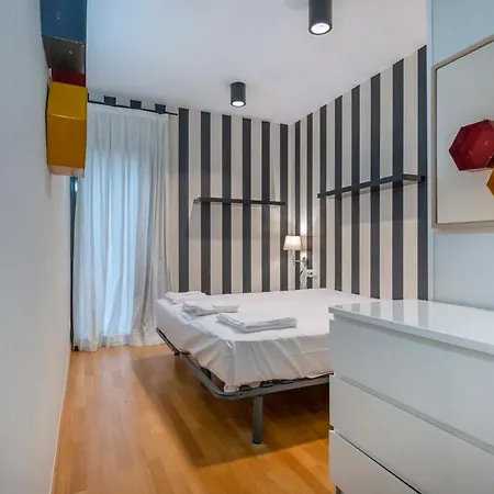 شقة 2 Bedroom Duplex With Balcony 4-3 برشلونة