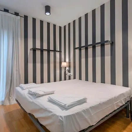 Apartamento 2 Bedroom Duplex With Balcony 4-3 Barcelona