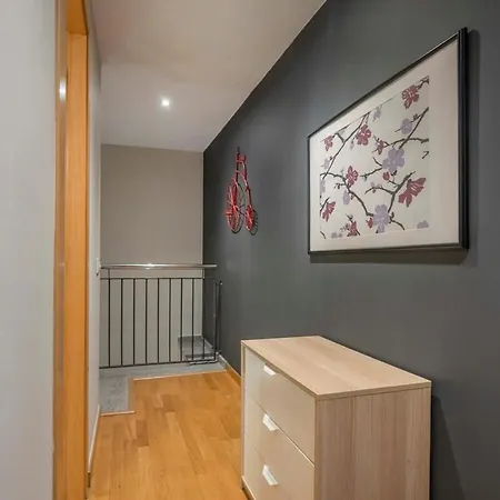 Apartamento 2 Bedroom Duplex With Balcony 4-3