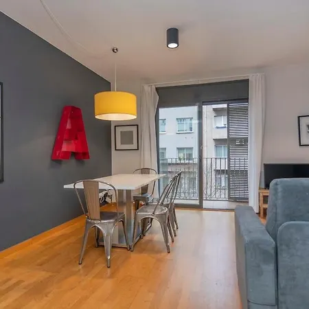 2 Bedroom Duplex With Balcony 4-3 * Barcelona