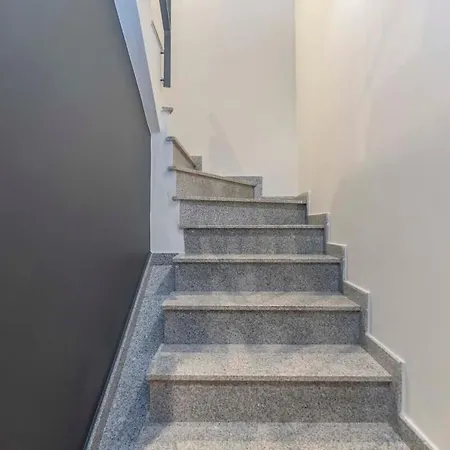 Apartamento 2 Bedroom Duplex With Balcony 4-3
