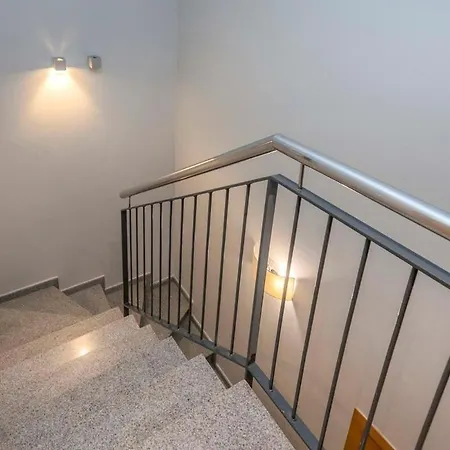 2 Bedroom Duplex With Balcony 4-3 Barcelone