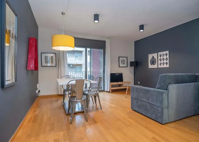 The Collection - 2 Bedroom Duplex With Balcony 4-3 *