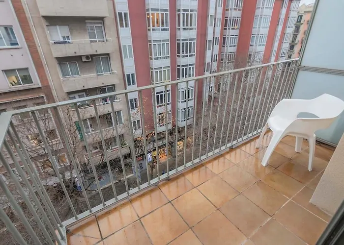The Collection - 2 Bedroom Duplex With Balcony 4-3 *