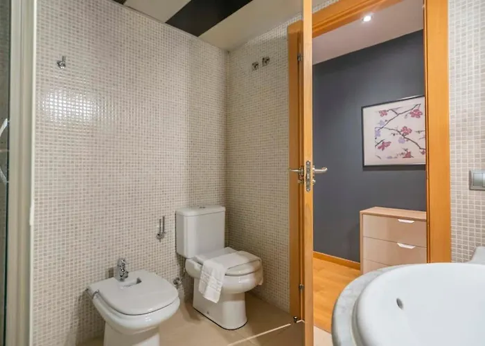 The Collection - 2 Bedroom Duplex With Balcony 4-3 *