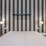 The Collection - 2 Bedroom Duplex With Balcony 4-3